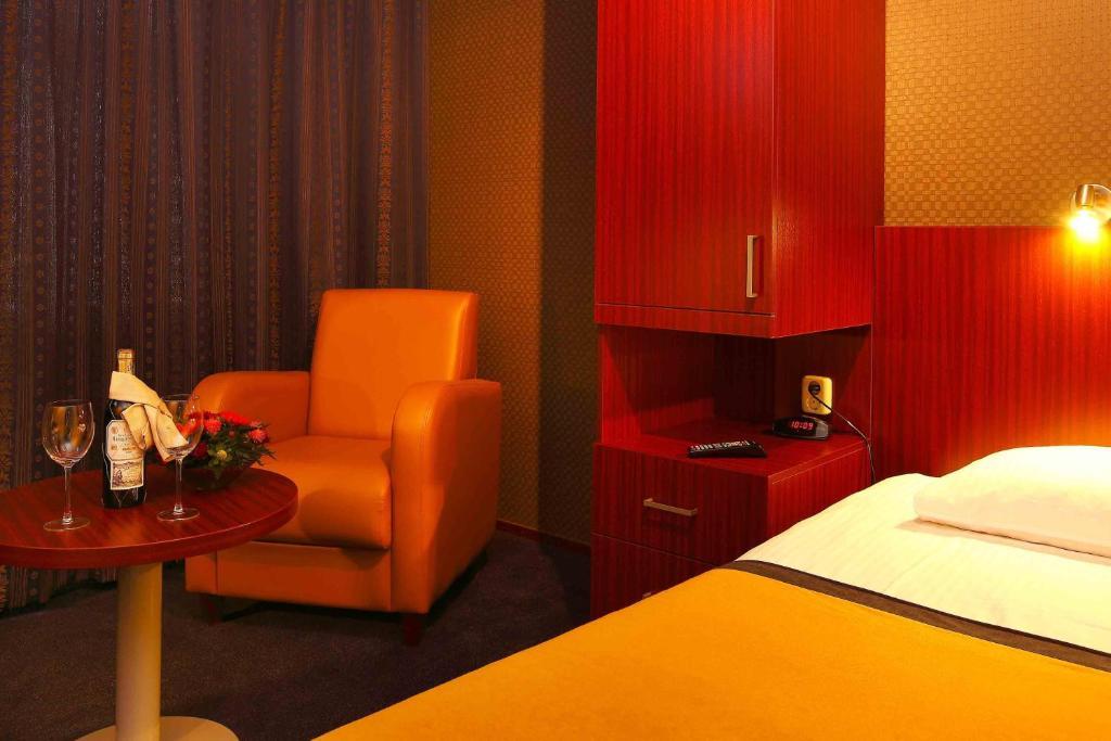 Hotel Parkzicht Veendam Værelse billede